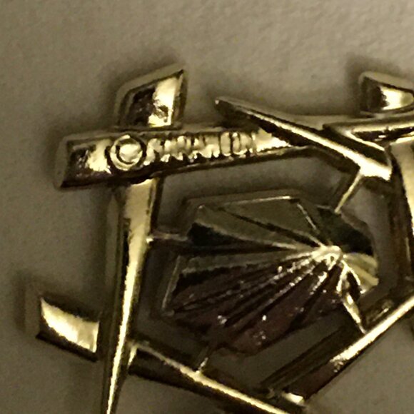 NOS Exquisite Vintage “Chinese Modern” WATERMELON Stone Sarah Coventry Pendant - Picture 4 of 4